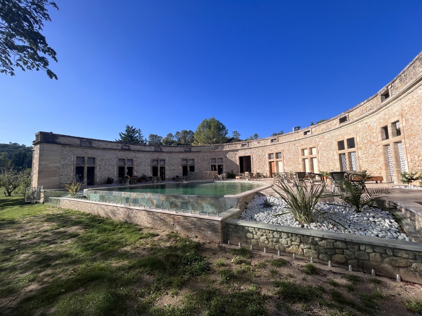 Photobooth dans le Gard : Alès, Uzès et le Château de Fabiargues à Saint-Ambroix
